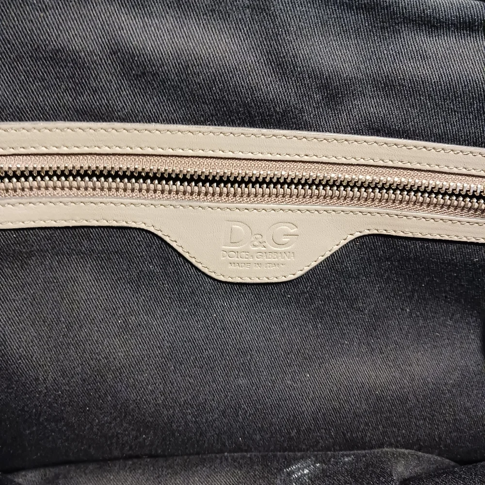 D&G LILLY SOFT gray, or taupe color travel bag - Picture 15 of 16